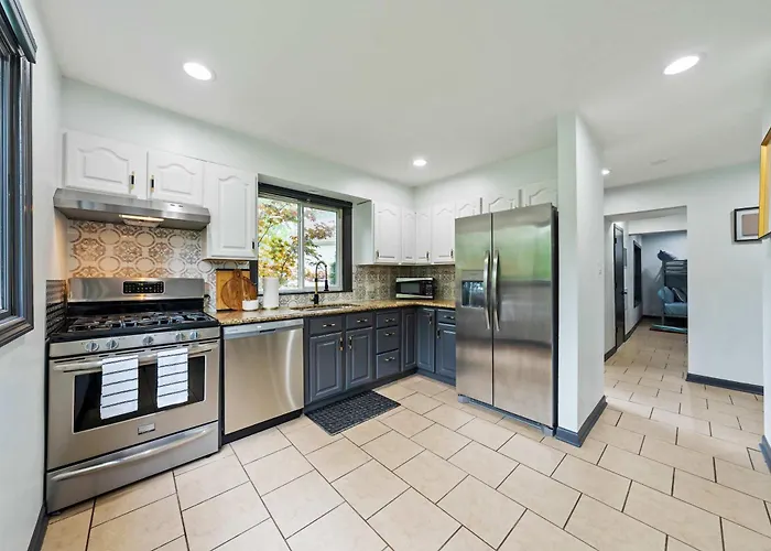 Manor Creek Vacation Getaway Navy Family House