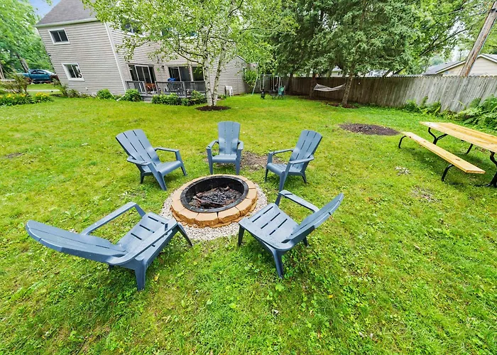 Manor Creek Vacation Getaway Navy Family House *